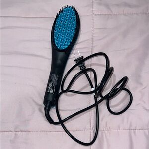 Black and Blue Hair Straightening Brush